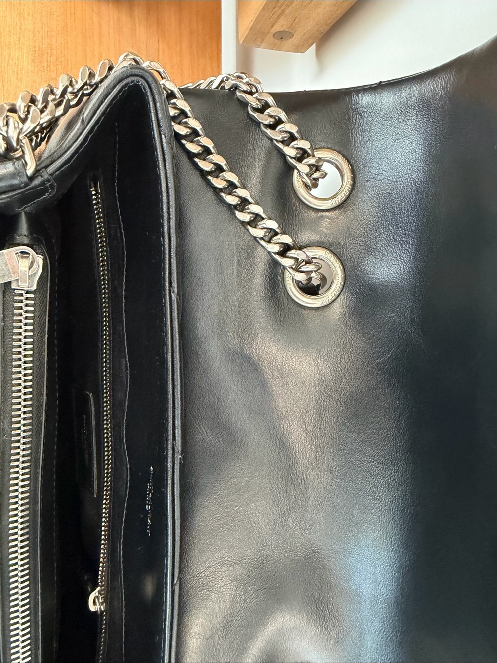 Saint Laurent Loulou medium - Picture 9 of 16